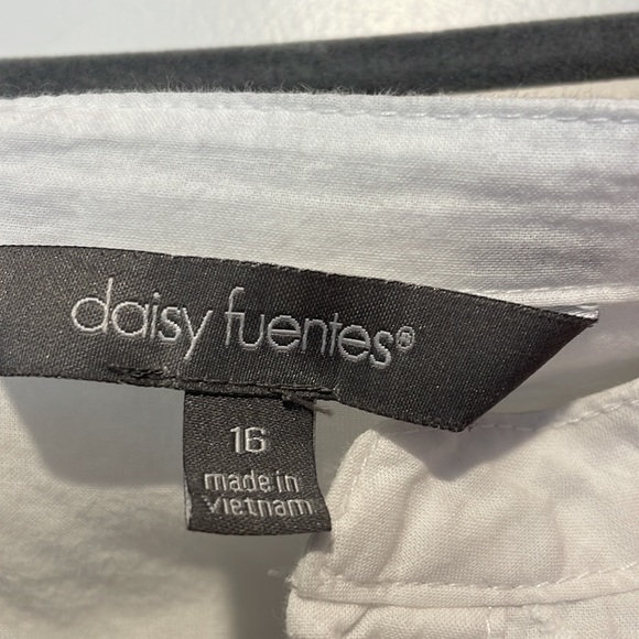 Delightful white eyelet a-line dress - Picture 2 of 6